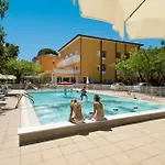 Essenza מלון דירות 3*