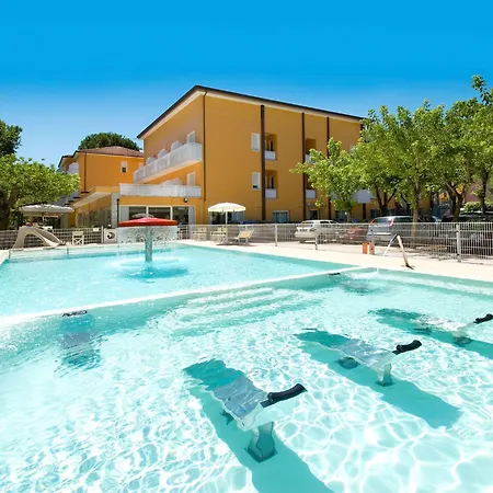 Essenza Aparthotel 3*